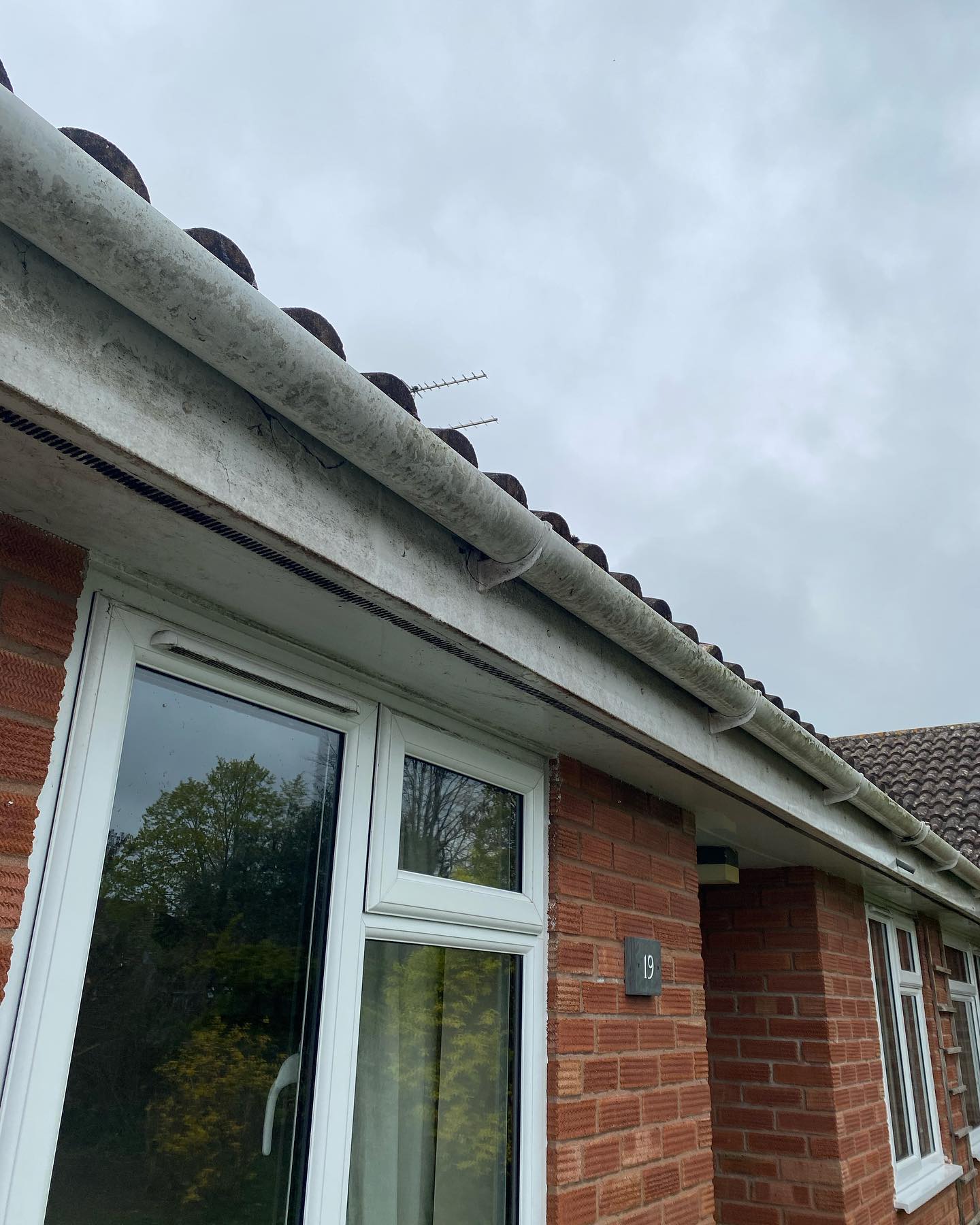 gutter cleaning in Taunton | Somerset | Dorset | Exeter